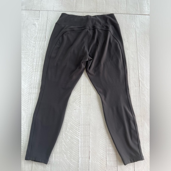 Athleta HEADLANDS HYBRID MOTO TIGHT 25" Leggin Arbor Olive in Size 14P - Picture 7 of 10